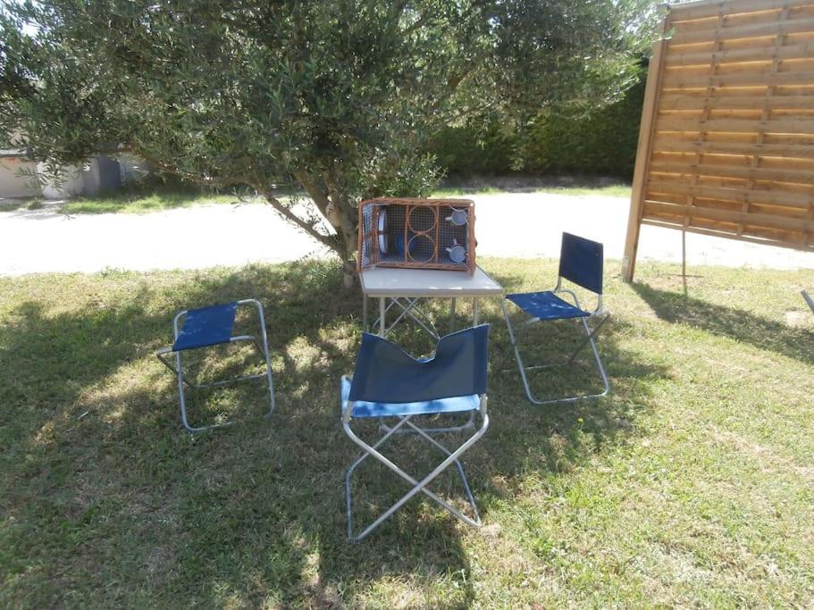 Gite A Caromb Εξωτερικό φωτογραφία